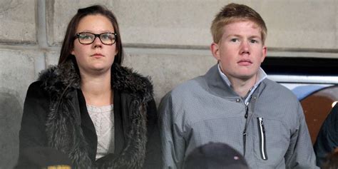 Lebt kevin de bruyne alleine, hat er eine freundin / frau? L'ex-petite amie de De Bruyne: "Ce soir-là, Courtois m'a ...