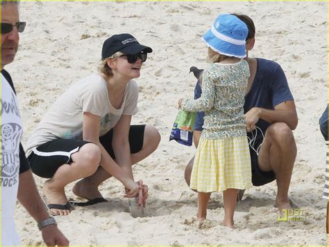 Carey mulligan as a wife left to fend for her family in wildlife. she said, not many parts like jeanette exist.credit.scott garfield/ifc films, via associated press. Carey Mulligan: Bondi Beach with Tobey Maguire!: Photo ...