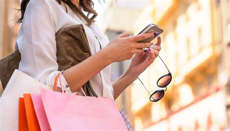 Why use canada online shopping app 😳? هل نواجه خطر كورونا فعلاً عند تسوّق الملابس؟ | النهار