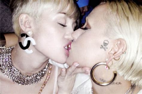 When brooke's parents shipped her off to college this isn't the kind of education they wanted for their daughter! Miley Cyrus shares lesbian kiss with Brooke Candy and fan ...