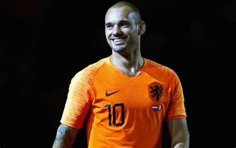 9 июня 1984 | 36 лет. Wesley Sneijder Resmi Pensiun | Kompas Bola