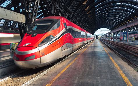 Viaggia con #frecciarossa da centro a centro città. Italy: Frecciarossa Network Expands | Train, Italy train ...