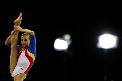 Porgras begannt with gymnastics in her hometown of galaţi, where she was coached by paul galea. Ana Porgras | 体操, スポーツ, 浅田