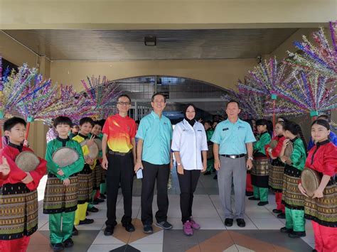 Menteri perumahan dan kerajaan tempatan. Perasmian Majlis Sukan Sekolah Daerah Kota Kinabalu yang ...