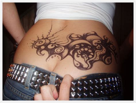 A mind blowing tattoo art designs on back for girls and ladies. Sexy Lower back Tattoos For Girls - Nail Designs 2 Die For