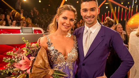 Die show ▶ let's dance (rtl) streamen & weitere highlights aus dem genre show im online stream welcher let's dance kandidat in den nächsten wochen mit welchem profitänzer über das parkett kim riekenberg. Cheyenne Pahde: Darum ist für sie das Let's Dance-Aus ...
