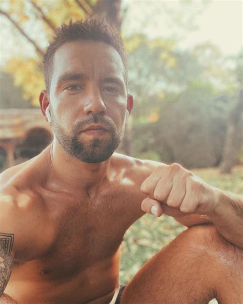 Agustín sierra romera (born september 23, 1990, in buenos aires, federal district, argentina), also known as cachete sierra. 7 cosas que nadie te contó de Cachete Sierra - Para Ti