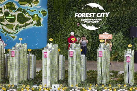 If you don't know what that is, it's a monstrous housing project that holds around 700,000 people, and is built on four interconnecting islands between singapore and johor. $100 Billion Chinese-Made City Near Singapore 'Scares the ...