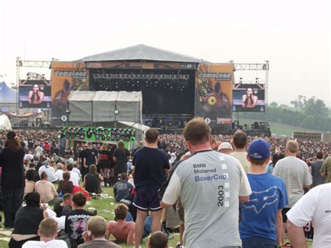 Foo fighters performing my hero at the terremoto festival on august 30th, 2003. Download Festival 2003 - eFestivals.co.uk