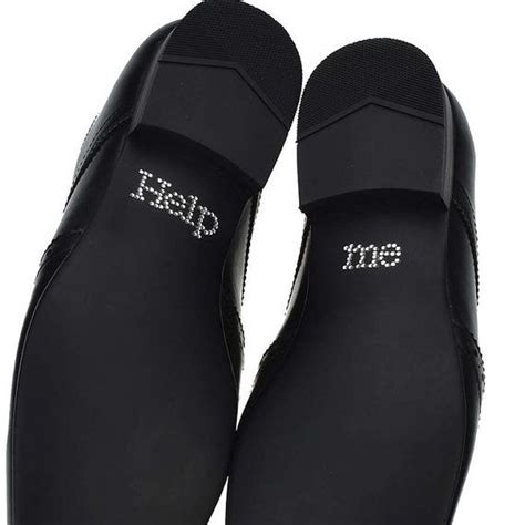 Ho 19 anni, quindi il prossimo anno saranno. Shoe sticker 'Help me' | Scarpe, Colori, Adesivi