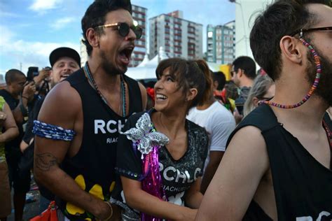 Jun 19, 2021 · a polícia militar (pm) de pato bragado recebeu, por volta das 10h40 de ontem (18), a denúncia de um suposto caso de lesão corporal. BLOG DO JORGE BRASIL: Bruno Gagliasso e Giovanna Ewbank ...