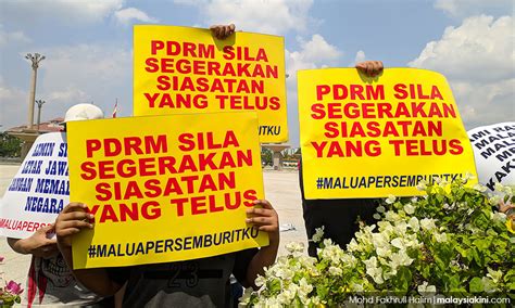 Malaysia adalah sebuah negara federasi yang terdiri dari tiga belas negara bagian dan tiga wilayah persekutuan di asia tenggara dengan luas 329.847 km persegi. Demo kecil tolak semburit di Putrajaya hari ini - Isu ...