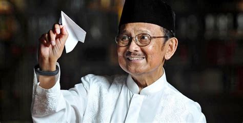 Yuk langsung saja dicek klovers. Kumpulan Kutipan Bijak Habibie Tentang Optimisme dalam ...