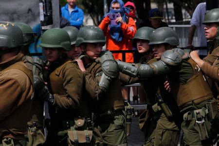 La bessy gallardo es más peligrosa que mono.con navaja…. Bessy Gallardo: "Cuando violentas a los Carabineros ...