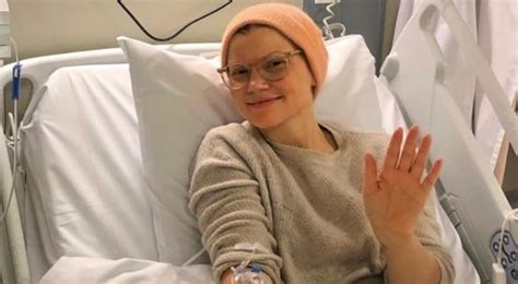 Linda hakeboom volgt giel de winter, 26 jaar oud en de absolute keizer van het internet. Linda Hakeboom klaar met chemotherapie: 'Kan het niet geloven'