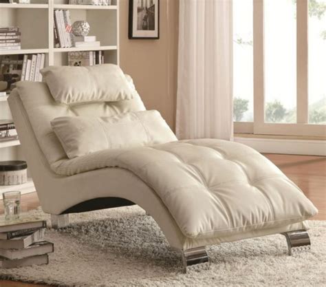 Chaise lounge is the americanized version of chaise longue, which continues to be the accepted spelling in british english. 24 modèles de méridienne design chic pour votre maison ...