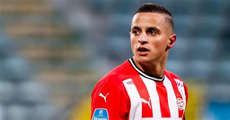 'feyenoord zou de perfecte stap voor mo ihattaren zijn. 'Ik ben het niet oneens met Schmidt als hij zegt dat ...