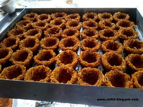 Suara burung kicau memang merupakan suara yang sangat mendekatkan kita dengan alam. Produk Makanan Malaysia: cakar ayam sarang burung
