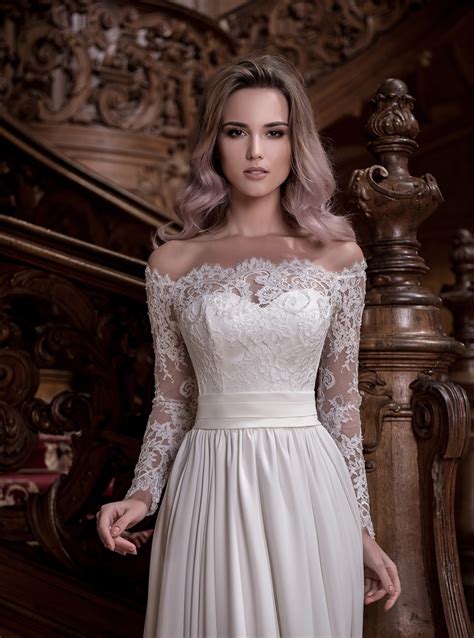 Du hast dich mit deinen freundinnen. Charlott-Atelier-Brautmode-Berlin-brautkleid ...