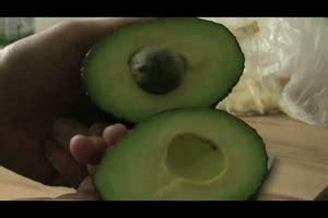 Mit einem schwangerschaftstest, der das schwangerschaftshormon hcg in ihrem urin misst, ist dies bereits etwa 14 tage nach der befruchtung möglich. VIDEO: Wann ist eine Avocado reif? - So erkennen Sie die ...