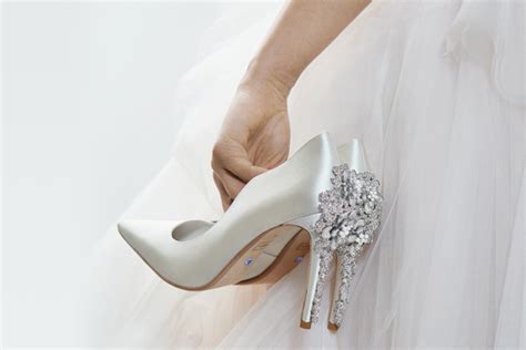 Inspired by latest trends, shop boohoo's collection of wedding and bridal shoes, from ivory heeled sandals to silver heels for the bridesmaid squad. Where to buy wedding shoes - Florida-Photo-Magazine.com