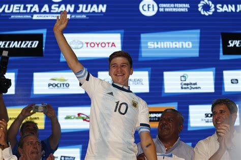 Ik kreeg kippenvel toen ik op het startpodium stond. Remco Evenepoel, Si Lionel Messi-nya Balap Sepeda ...