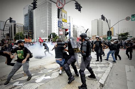 A manifestação de protesto promovida em são paulo será comentada num post de bom tamanho. A violência na sociedade brasileira é tema de palestra, em ...