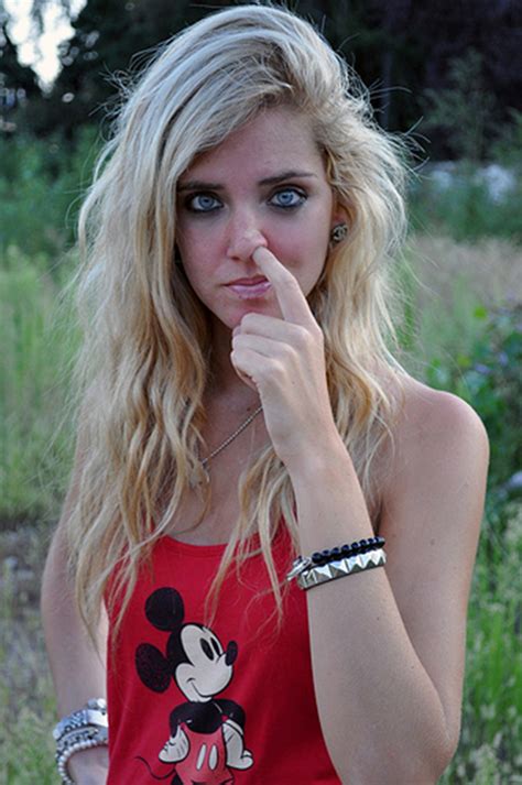 Please follow me for fashion updates. Chiara Ferragni, una blogger para Pantene | BellezaPura