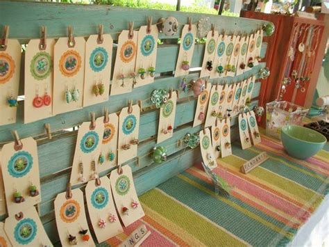 There are so many tips and techniques out there on how to make jewelry and related crafts. pretty jewelry cards - Google Search | Craft display ...