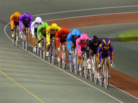 Izu velodrome • men's sprint qualifying • women's keirin first round • men's sprint 1/32 finals • women's keirin repechages • men's sprint 1/32 finals. KEIRIN ＠ KAWASAKI #2 | Bicycling and Cycling