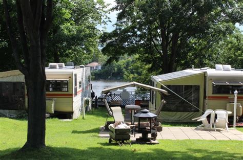 Known for the quality of its products and services, the family business offers. Camping Plateau 5 étoiles - Terrebonne - Tourisme des Moulins