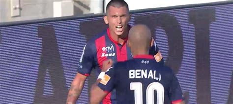 Cacciatore, moras, maietta, agostini, nielsen, bacinovic (7'st hallfredsson) termina con una sconfitta, immeritata, la trasferta del crotone al bentegodi contro il verona. Calcio, Serie B: Crotone vs Chievo Verona 1-1 - ilCirotano