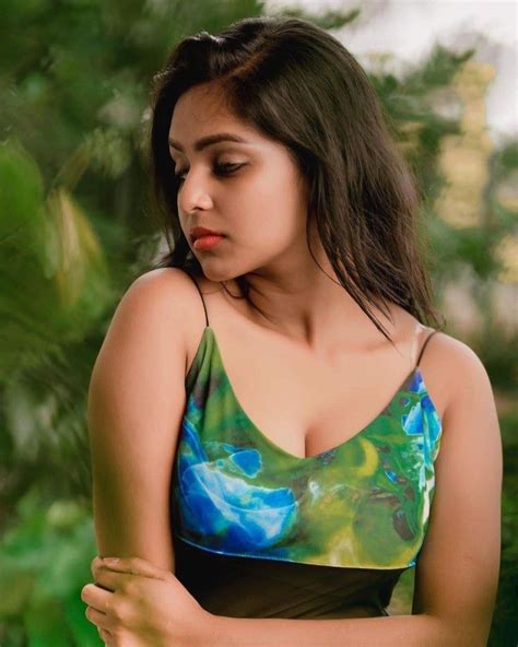 She top in our list of top 10 most beautiful indian women of 2020. Pin by Roshani piravinthan on New Sri Lanka Actress in ...