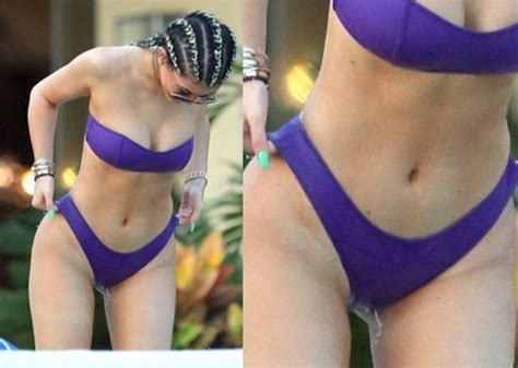 Here you will find movies of the dirtiest of girls who like to fill their panties with a big smelly load of poop! Kylie Jenner Caught 'Peeing' on Herself During Romantic ...