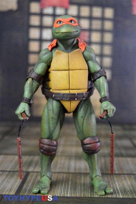 Drawing inspiration from the classic expanded universe aliens of the early 1990s, their team has transformed this kenner classic into a modern version with all of today's detail and articulation. NECA Toys Teenage Mutant Ninja Turtles 1990 Movie Accessory Set Review