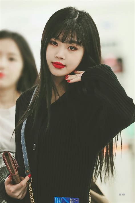 A freakin gorgeous babie :heart_eyes: 190322 - SOOJIN | Ulzzang girl, Kpop girls, Cool girl