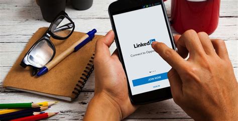 With the open to work feature, you can privately tell recruiters or publicly share with the linkedin community that you are looking for new job opportunities. How to set up a LinkedIn company page | Think Business