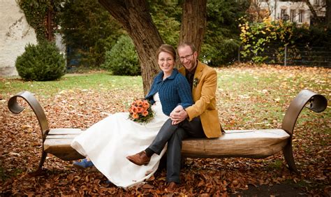 „wir haben uns getraut in gold für die märchenhochzeit. Heimlich Geheiratet Bekanntgabe Wir Haben Geheiratet Karte ...