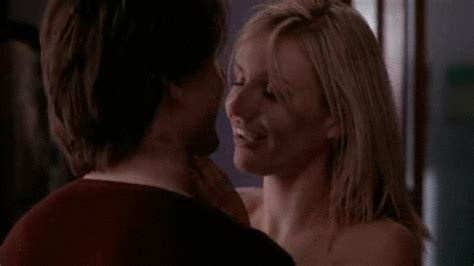 Cameron diaz como julianna gianni cantando i fall apart em vanilla sky. Tom Cruise GIF - Find & Share on GIPHY