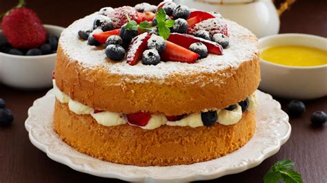 The victorian creation of baking powder by english food manufacturer alfred bird in 1843 allowed the addition of butter to the traditional sponge recipe, resulting in the for some cakes, like the victoria sponge, fat and sugar are creamed before eggs and flour are incorporated into the batter, similar to. Victoria sponge | Good Food Channel