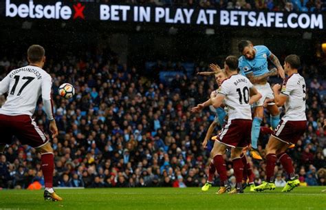 He slips inside for silva, who sends a rising shot straight at pope from an angle. Hasil Pertandingan Manchester City vs Burnley FC: Menang 3 ...