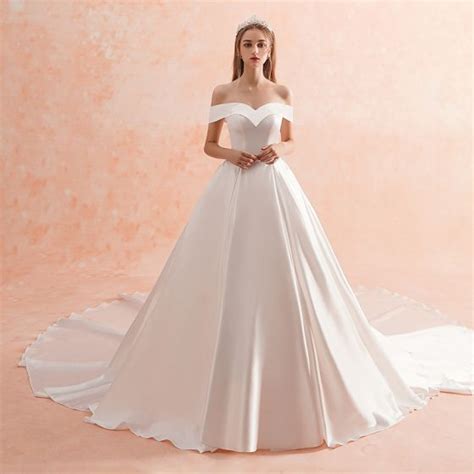 Brautkleid schlicht elegant kurz brautkleid schlicht und. Hochzeitskleid Creme Schlicht - Friseur
