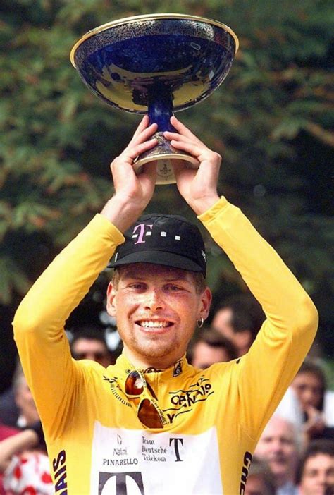 Voortaan verrijkt enkel nog pure. Tour de France: Ullrich pas invité au départ, Armstrong ...