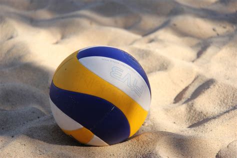 03 lona em pvc, sendo 1 lona superior. Esporte realiza Seletiva de Vôlei de Praia | Notícias
