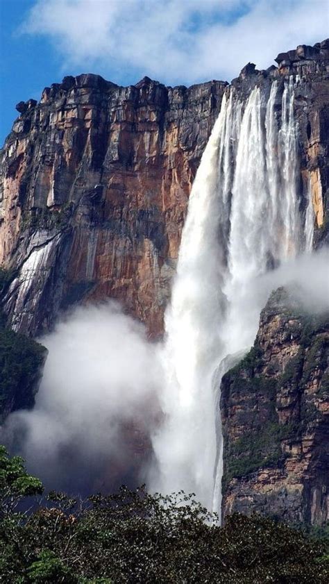 Los más fértiles son los que están cerca de aluviones como ocurre el área total de la república bolivariana de venezuela es de 912.050 km2. Beautiful waterfall, Venezuela | Beautiful waterfalls ...