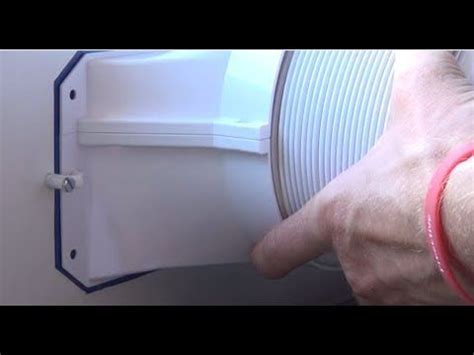 Die fensterabdichtung ist ein textilmantel, der er ermöglicht, den abluftschlauch durch ein geöffnetes fenster zu leiten. DIY AC AirLock- Hot Air Stop - Abluftschlauch im Fenster ...