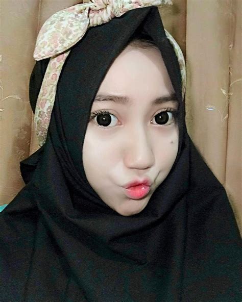 Foto anak remaja perempuan cantik berhijab. Foto Cewek2 Cantik Lucu Berhijab Anak Remaja Smp