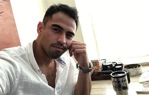 Adi dalam kenyataannya menerusi instagram. Jangan Laga-Lagakan Saya Dengan Dia Lagi - Ariff Aziz