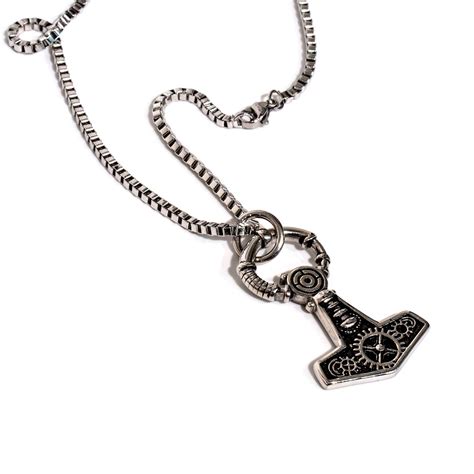 Most of the items here are reproductions of historical antiquities ranging from the early celtic to the medieval periods. Thors hammer Ketting - TVR101 - Rebelcollection.nl