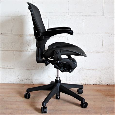 Herman miller aeron chairs also have features such as comfortable armrests for those working long select the most attractive herman miller aeron chairs from a plethora of choices on alibaba.com. HERMAN MILLER Aeron Task Chair 2156 HERMAN MILLER Aeron Task